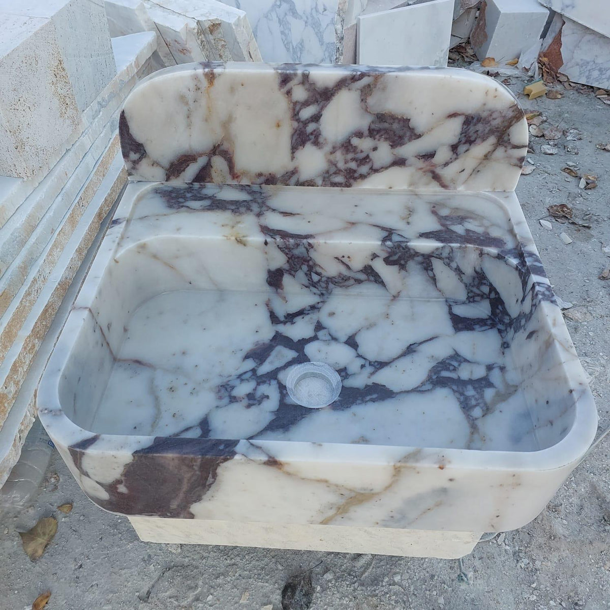 Calacatta Viola Fluted Wall Sink