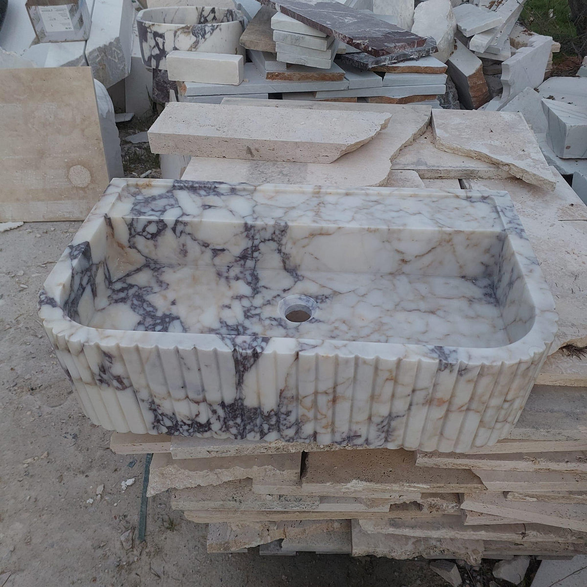 Sıçrama Panelli Yivli Taş Lavabo