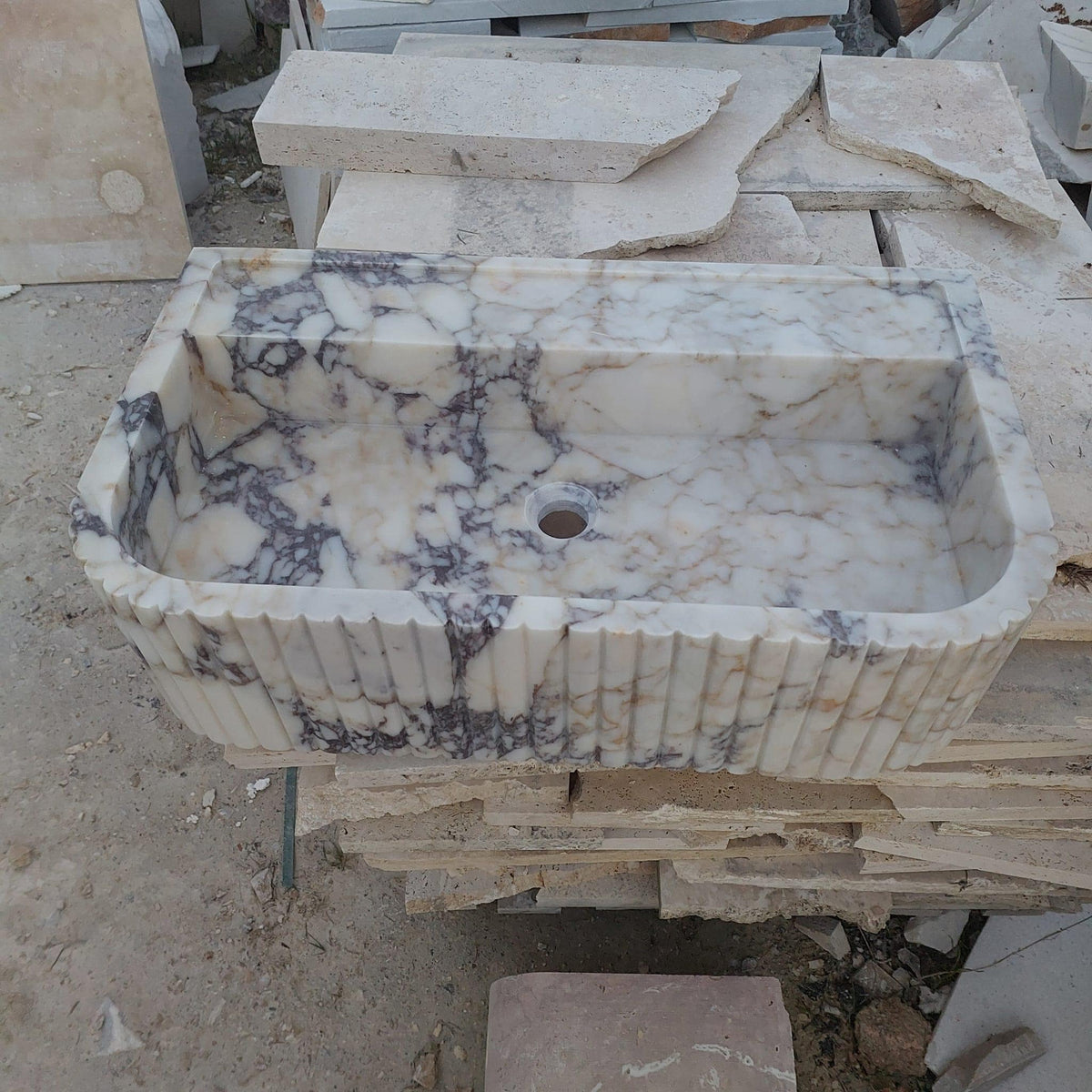 Sıçrama Panelli Yivli Taş Lavabo
