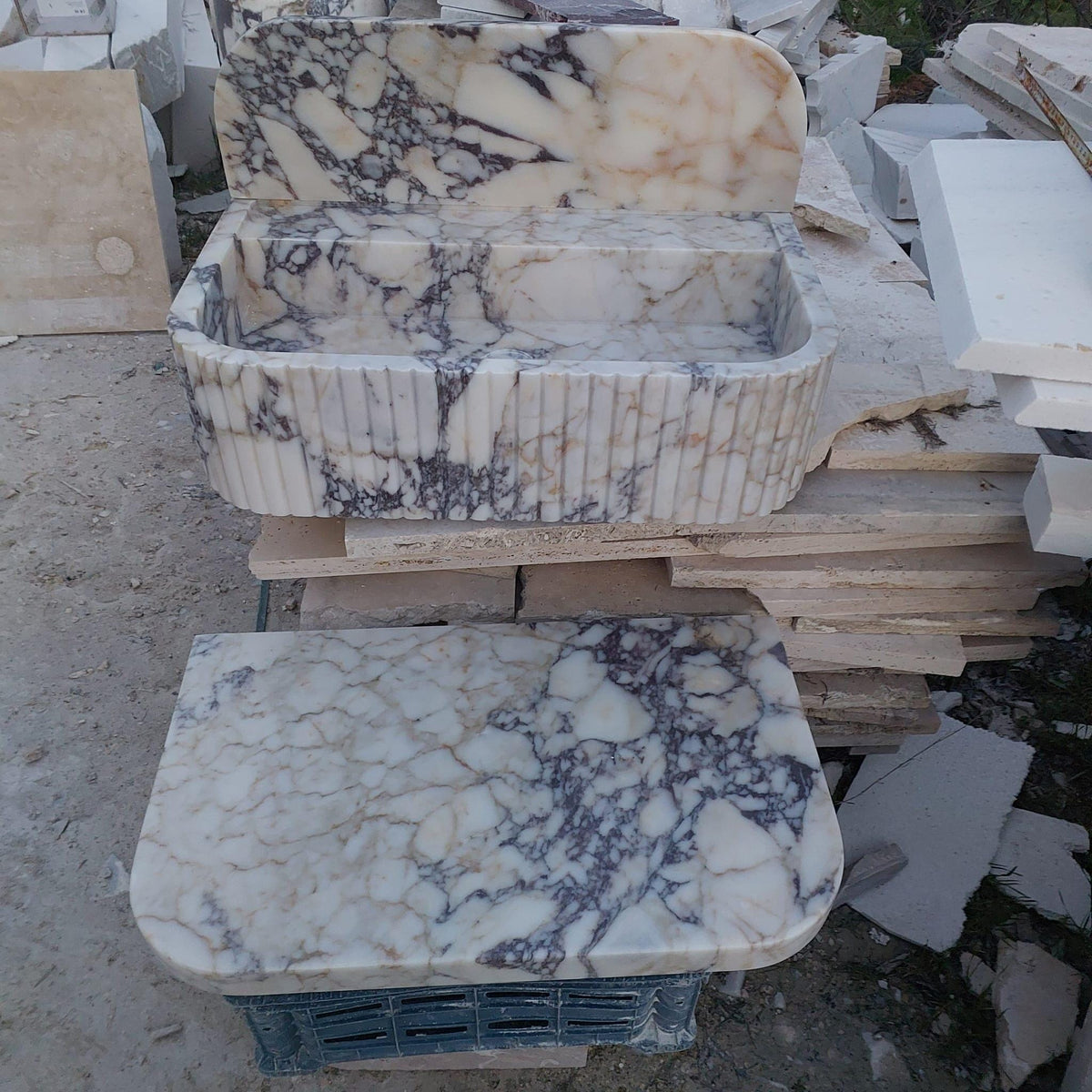 Sıçrama Panelli Yivli Taş Lavabo