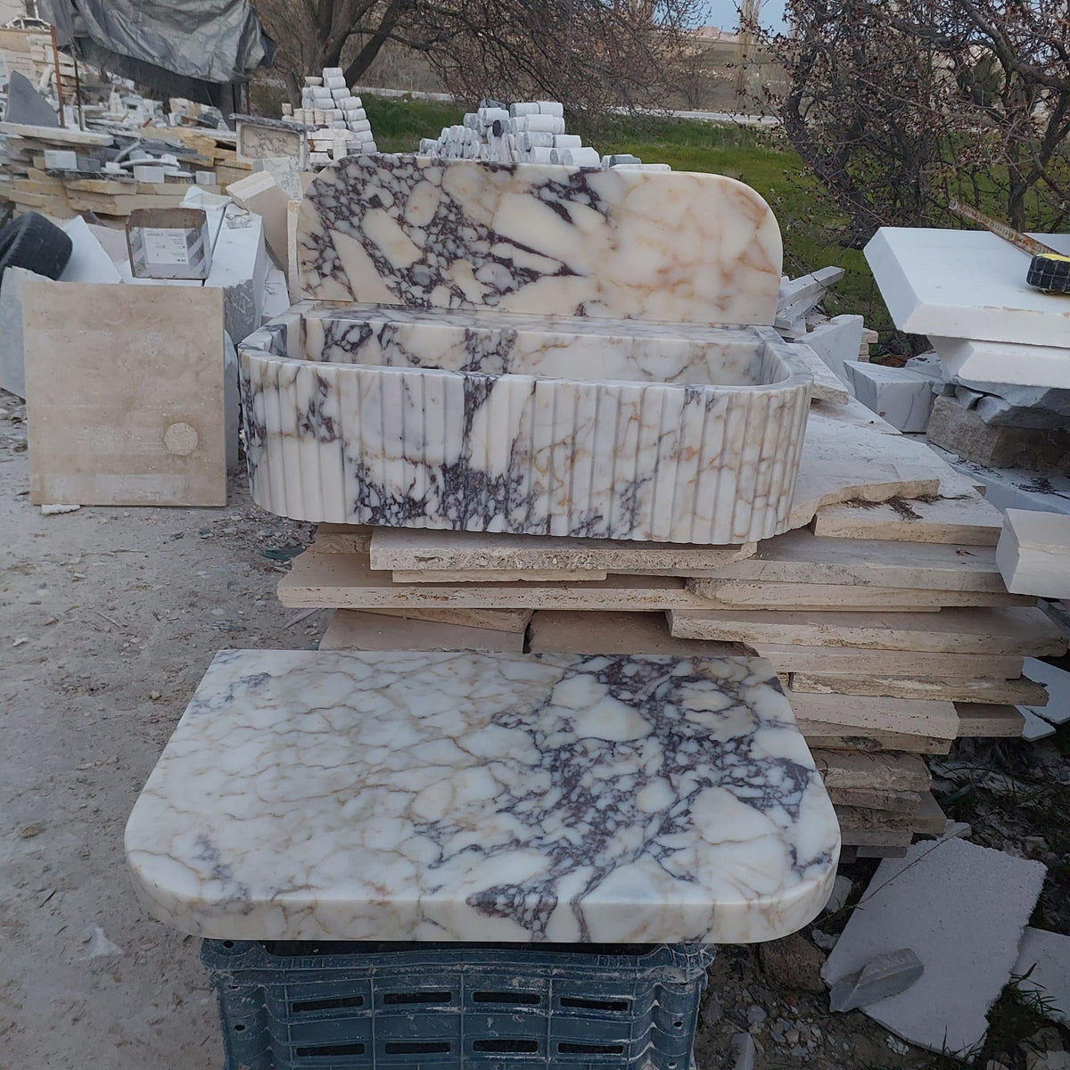 Sıçrama Panelli Yivli Taş Lavabo