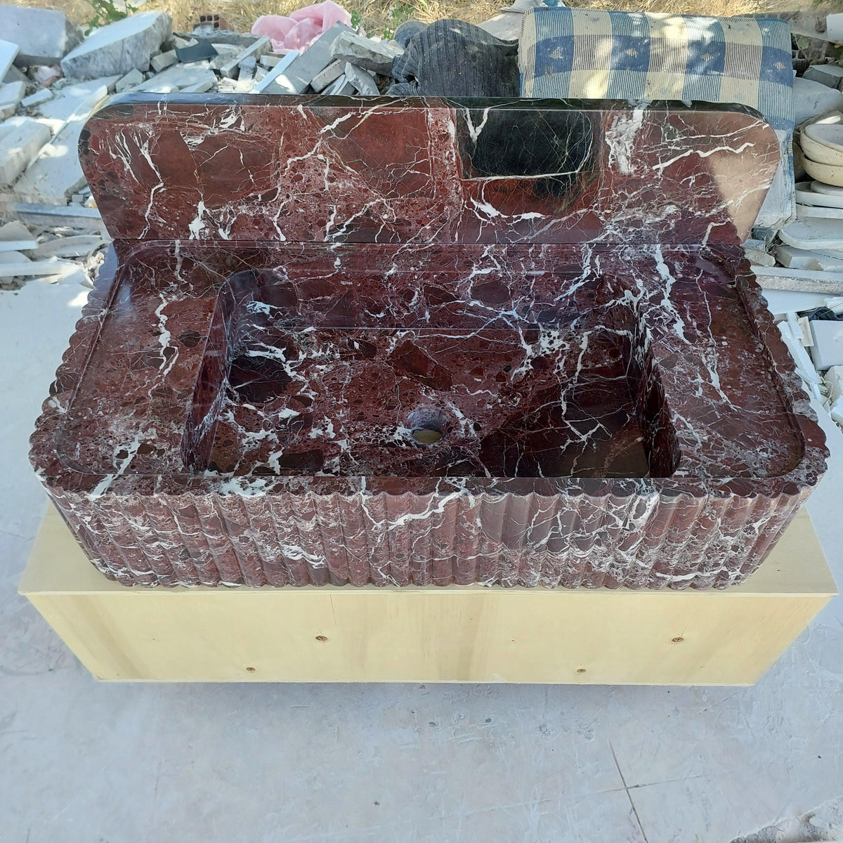 کنسول روشویی دیواری شیاردار روسو لوانتو